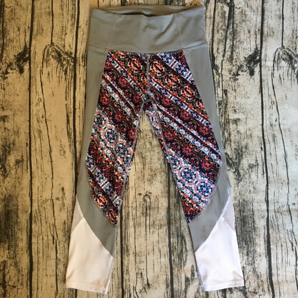 Athleta Nomad Salutation Mesh Capri XS powervita
